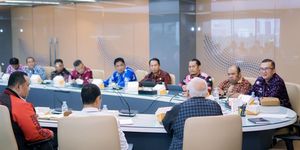 Kepala Dinas Komunikasi dan Informatika (Diskominfo) Provinsi Jambi Ariansyah memimpin delapan Kepala Dinas Kominfo Kabupaten/Kota se-Provinsi Jamb ke Kantor Kementerian Komunikasi dan Digital (Komdigi) RI untuk memasukkan Jambi dalam peta transformasi digital nasional, Senin (9/2/2026).
