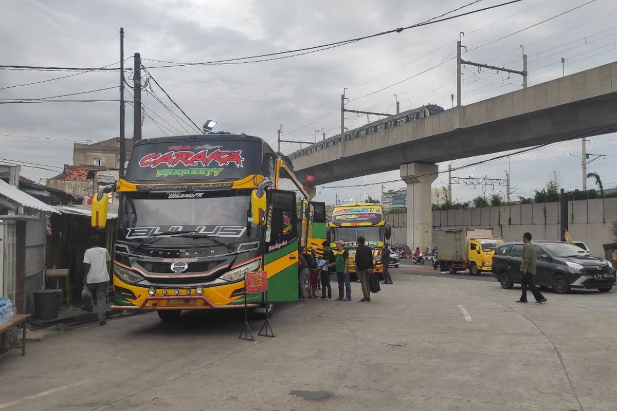 Penampakan Terminal Lebak Bulus, Jakarta Selatan, hari ini, Jumat (14/4/2023). 