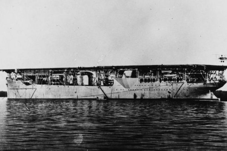 Kapal induk USS Langley mengangkut pesawat, sekitar tahun 1923.