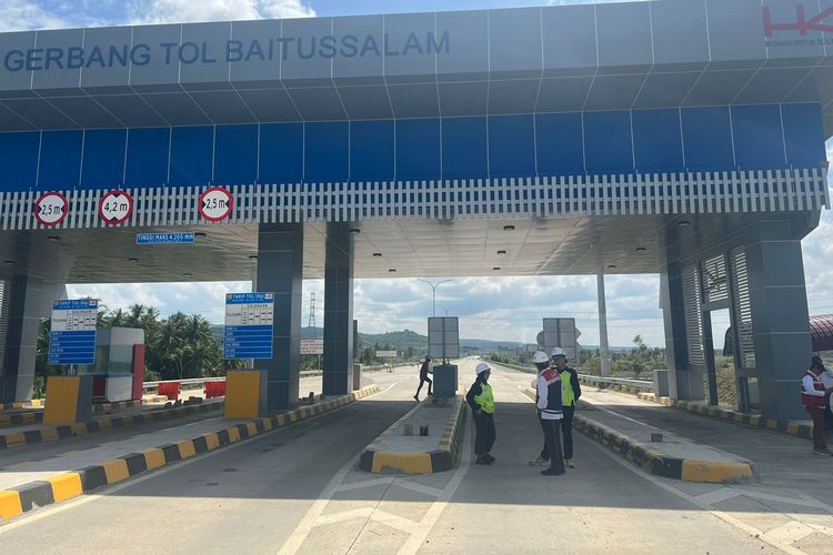 Gerbang Tol (GT) Baitussalam Tol Sigli-Banda Aceh.