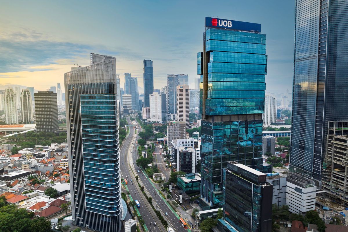 Melihat dari Dekat Jejak Transformasi dan Kontribusi UOB di Indonesia