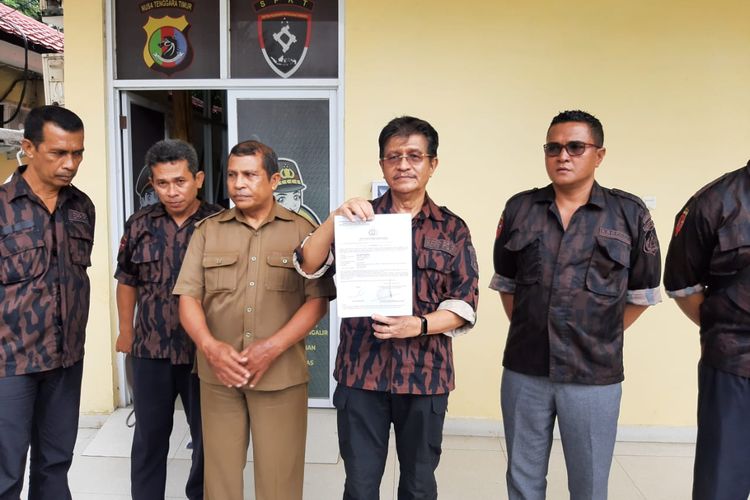 Pengurus Keluarga Besar Putra Putri (KBPP) melaporkan pengacara Kamaruddin Simanjuntak ke Markas Polda NTT, Kamis (5/1/2023) 