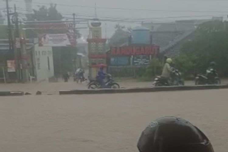 Banjir merata terjadi di Kota Semarang. Sabtu (31/12/2022)