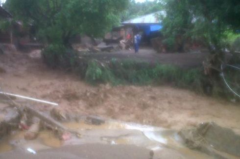 Banjir Belum Surut, Listrik Padam, Manado Mencekam