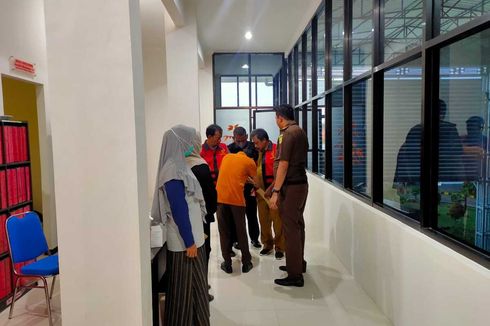 Gelapkan Uang Bantuan PKH Rp 2 Miliar, Istri Mantan Kades di Bangkalan Ditahan