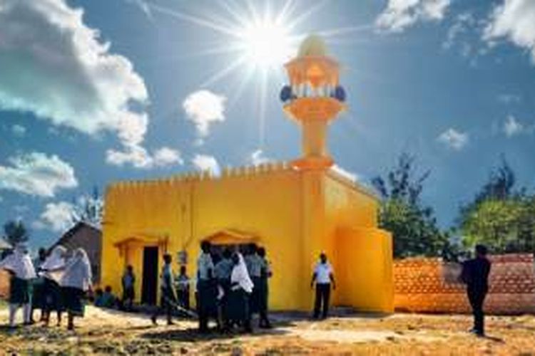 Kondisi masjid yang menjadi objek proyek Color in Faith di Mombasa, Kenya.