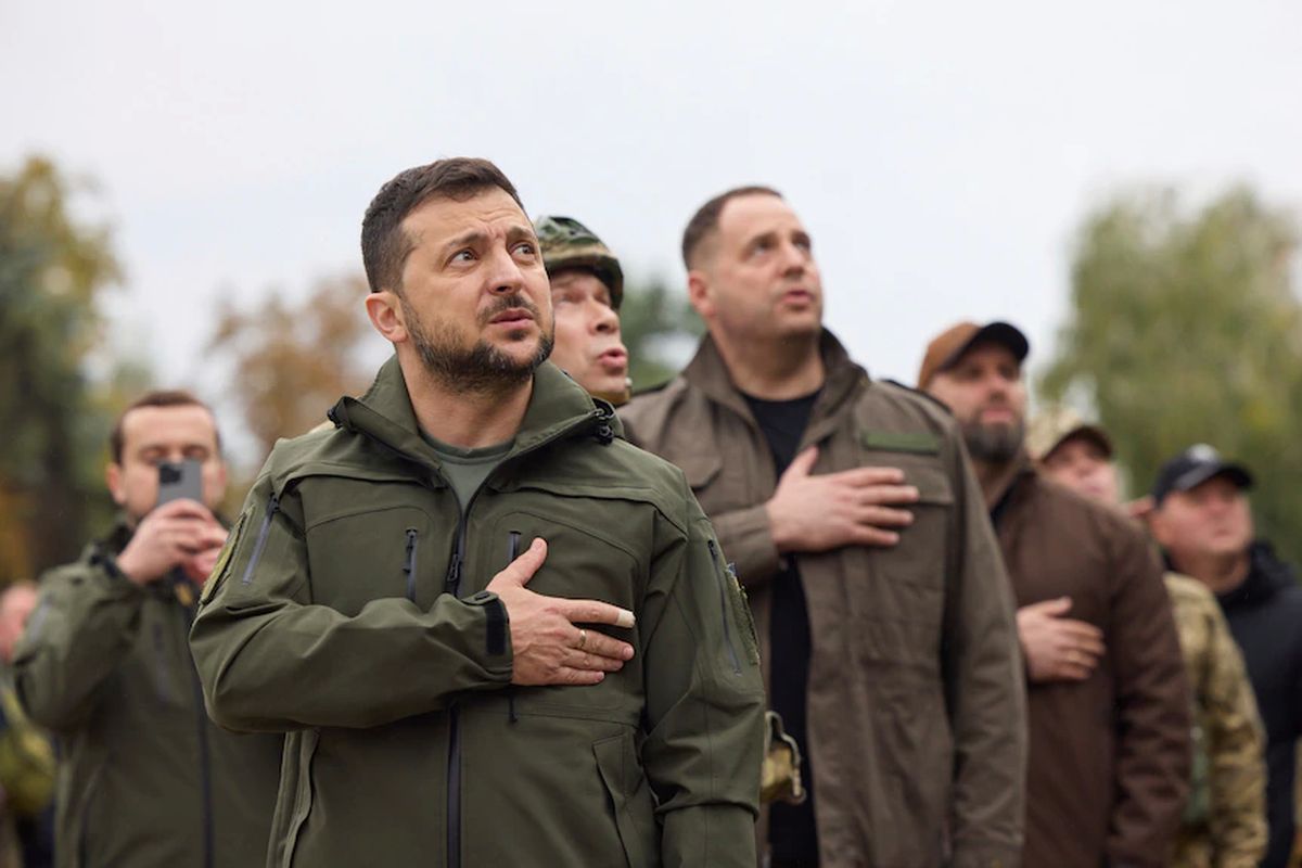 Volodymyr Zelensky mengatakan dia tidak akan pergi ke G20 jika Putin ada di sana.