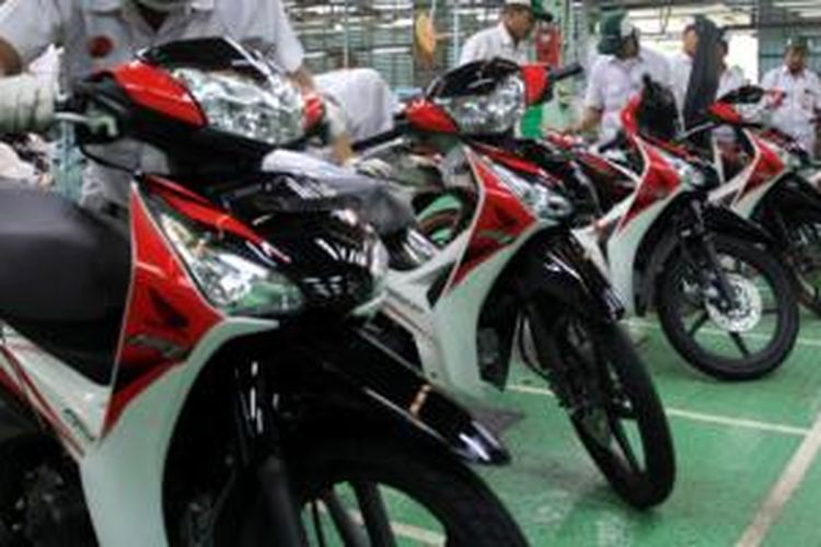 Penjualan sepeda motor 2013 naik cukup besar.
