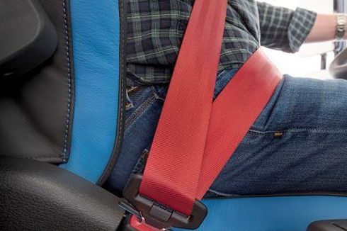 Kecelakaan Maut Pengemudi Terlempar dari Mobil, Ini Pentingnya Pakai Safety Belt