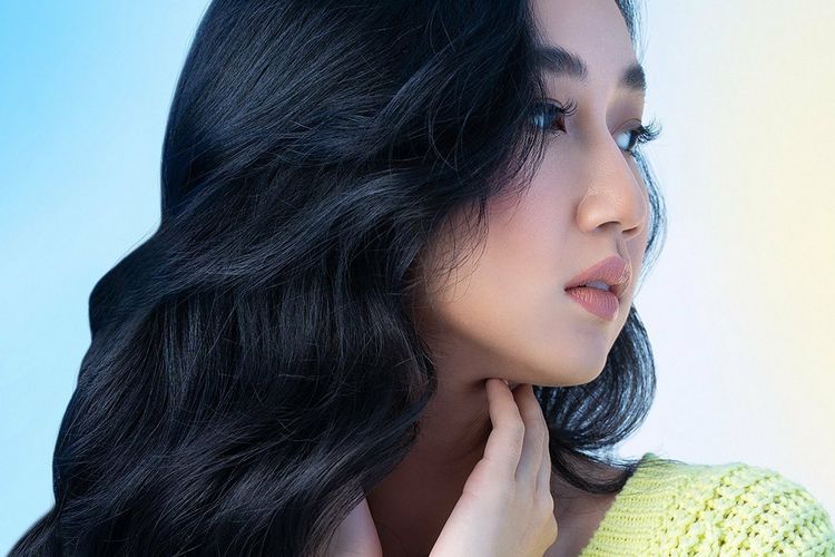 Angkat kisah toxic relationship, Nadiya Rawil merilis singel berjudul Pernah Mengenalmu pada Jumat (21/1/2022). 