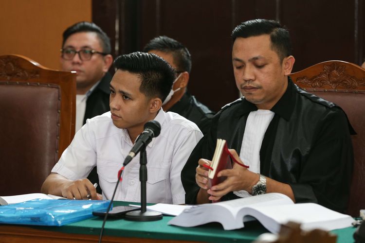 Terdakwa kasus pembunuhan Nofriansyah Yosua Hutabarat atau Brigadir J, Richard Eliezer menjalani sidang lanjutan di Pengadilan Negeri (PN) Jakarta Selatan, Senin (5/12/2022).