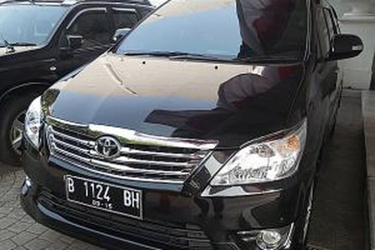 Toyota Kijang Innova yang dipakai oleh Jokowi ke Balaikota