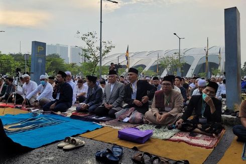 Meski Sempat Turun Hujan, Jemaah Shalat Id Muhammadiyah Padati Pacuan Kuda Pulomas