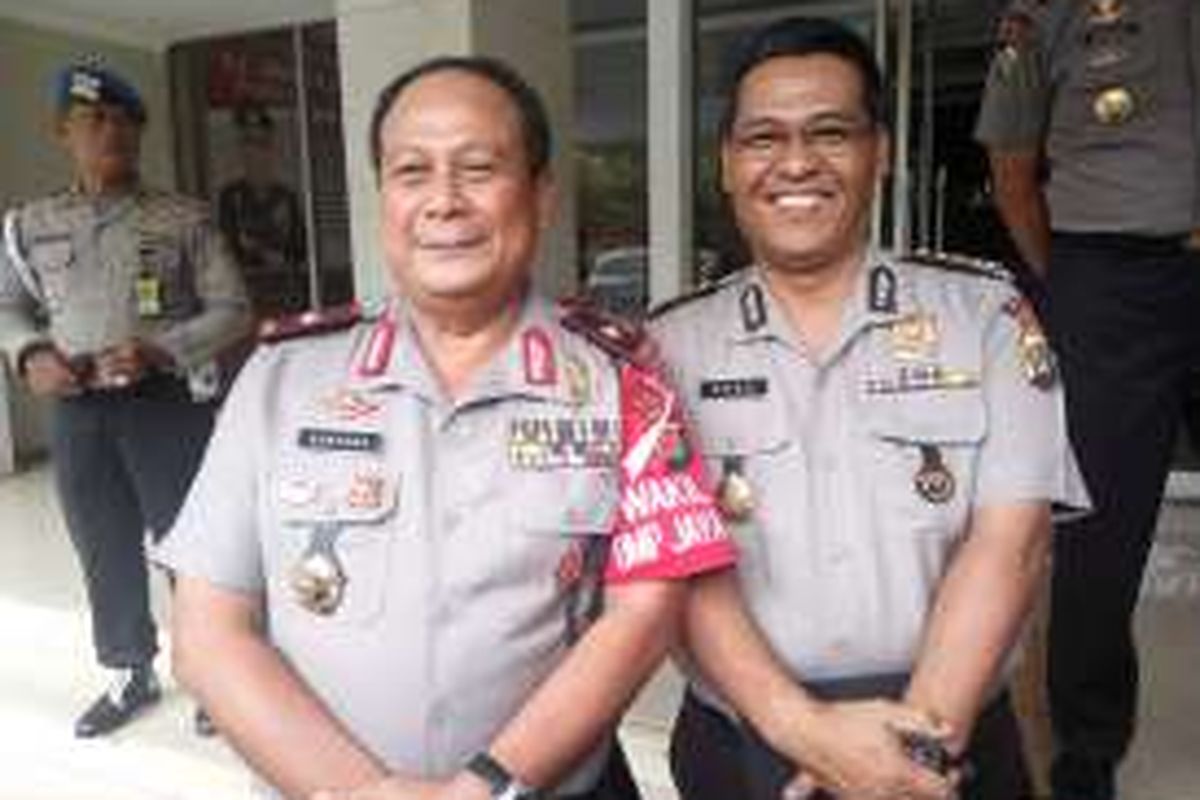 Waka Polda Metro Jaya (kiri), Brigjen Pol Suntana bersama Kabid Humas Polda Metro Jaya, Kombes Raden Prabowo Argo Yuwono (kanan) saat di Mapolda Metro Jaya, Selasa (29/11/2016).