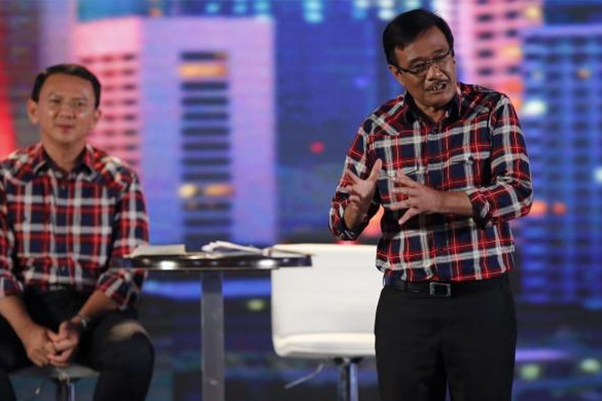 Pasangan calon gubernur dan wakil gubernur DKI Jakarta 2017 nomor urut dua, Basuki Tjahaja Purnama (Ahok)-Djarot Saiful Hidayat mengikuti debat kedua calon gubernur dan wakil gubernur DKI Jakarta 2017 yang diselenggarakan Komisi Pemilihan Umum Provinsi DKI Jakarta di Hotel Bidakara, Jakarta, Jumat (27/1/2017). Temanya membahas reformasi birokrasi serta pelayanan publik dan penataan kawasan perkotaan.