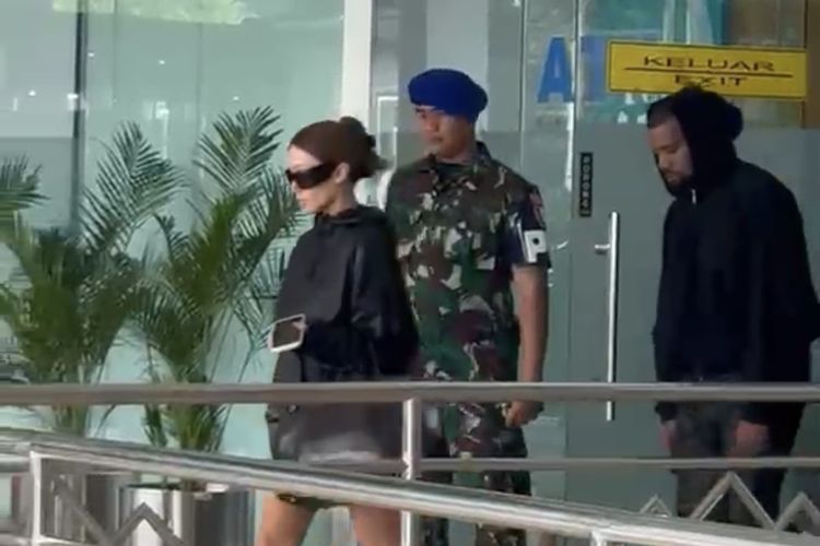 Kanye West Tiba di Indonesia, Siap Konser Hari Ini di GBK