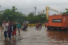 Ribuan Karung Pasir Digunakan untuk Tutup Tanggul Jebol di Pelabuhan Semarang