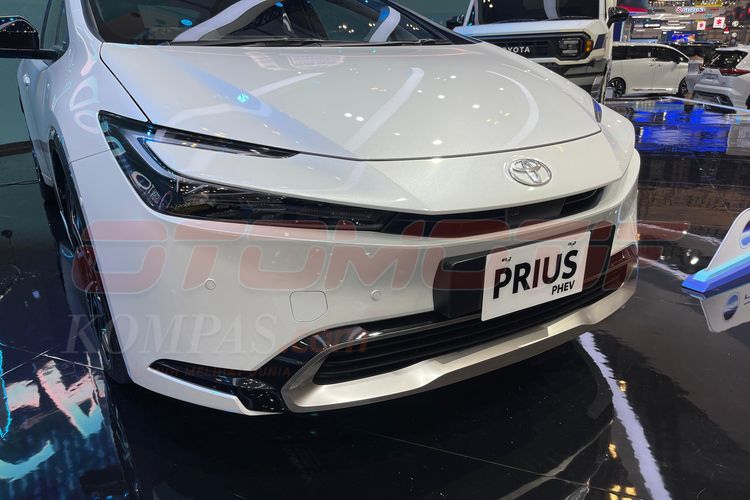 Toyota Prius PHEV di GIIAS 2024 meluncur akhir 2024 atau awal 2025