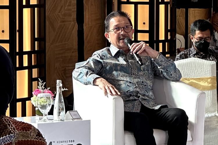 Presiden Direktur PTFI Tony Wenas menjadi narasumber dalam diskusi panel CEO Insight bagian dari Kompas 100 CEO Forum bertema Menjawab Tantangan melalui Pengembangan Bisnis Keberlanjutan, Senin (23/10) di Jakarta. 