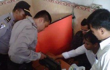 Pelajar Pakai Bilik Warnet untuk Tempat Bercumbu