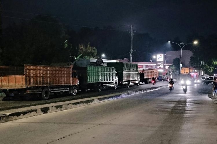 Antrean Solar Mengular, Sopir Truk Bisa Dua Hari Dua Malam Menginap di SPBU Lampung