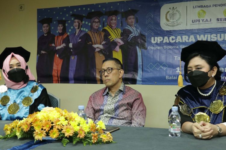 Lembaga Pendidikan Tinggi YAI mewisuda sebanyak 1.078 orang dari program Diploma, Sarjana, Magister, dan Doktor di Balai Sidang JCC, pada Kamis (1/12/2022).