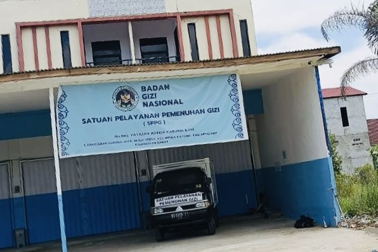Satuan Pelayanan Pemenuhan Gizi (SPPG) Dapur Mitra Mandiri 2 ditutup sementara usai sejumlah siswa SDN 12 Benua Kayong, Kabupaten Ketapang, Kalimantan Barat (Kalbar) diduga mengalami keracunan makanan bergizi gratis (MBG). 