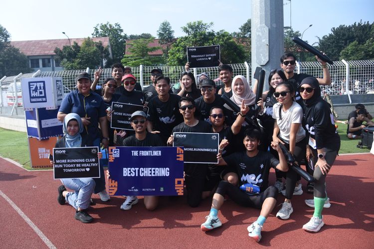 Harian Kompas (Kompas.id) bersama Pemerintah Kota Tangerang, dan para sponsor menghadirkan The Frontliner, sebuah ajang pra-acara yang menjadi wadah bagi pelari komunitas dari seluruh Indonesia untuk menunjukkan kemampuan terbaik mereka. Gelaran The Frontliner berlangsung di Stadion Benteng, Kota Tangerang, pada Sabtu (18/10/2025).