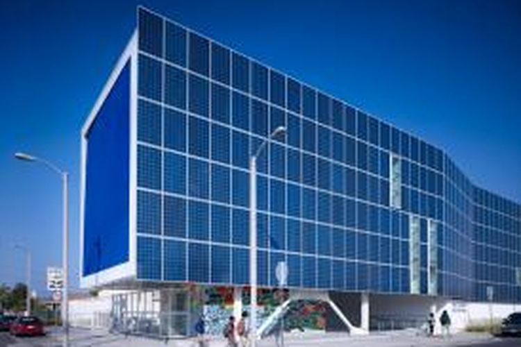 Dengan penggunaan panel solar, sekolah ini sudah mengambil keputusan tepat yang selaras dengan kondisi lingkungan.