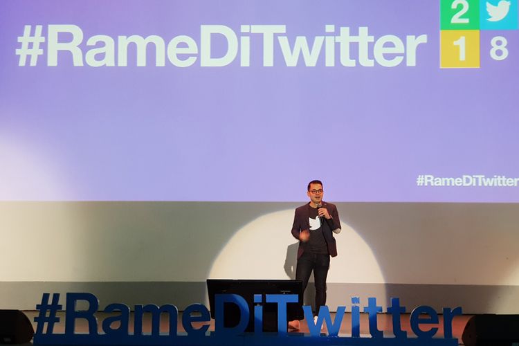 Country Head Twitter Indonesia dan Malaysia, Dwi Adriansyah, saat berbicara dalam acara Rame di Twitter di Jakarta, Rabu (5/12/2018)