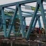Video Viral Pemuda Loncat dari Atas Jembatan ke Kali Bekasi, Ini Kata Polisi 