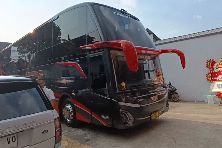 Bus tingkat sleeper PO Juragan 99 Trans 