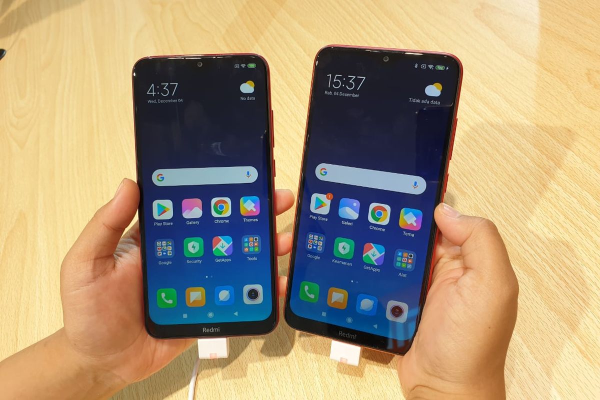 Membandingkan ukuran Redmi 8 dan Redmi 8A. 