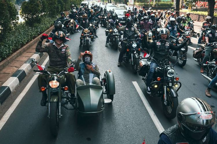 Barisan peserta Rolling Thunder 8Citing RoRI