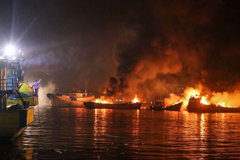 Ratusan Nelayan Terdampak akibat Kebakaran Kapal di Muara Baru