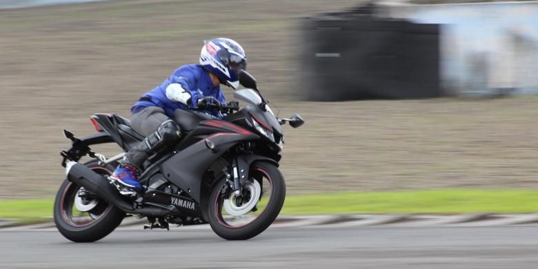 Tes ride Yamaha R15 di Sentul