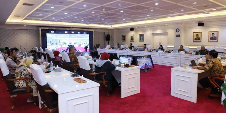 Kementerian Pendayagunaan Aparatur Negara dan Reformasi Birokrasi (Kemanpan-RB) melakukan diskusi dengan para pakar untuk menghimpun masukan, pengayaan materi dan perspektif substansi Rancangan Peraturan Pemerintah (RPP) Manajemen ASN secara hibrida di Kantor Kemenpan-RB, Jakarta, Kamis (20/6/2024).