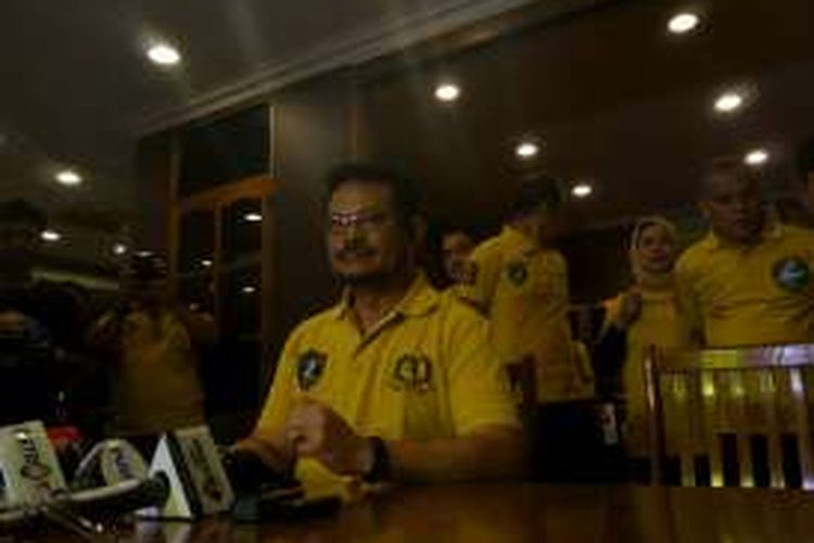 Bakal calon ketua umum Partai Golkar Syahrul Yasin Limpo dalam konferensi pers di bilangan Kebayoran Baru, Jakarta Selatan, Minggu (8/5/2016)