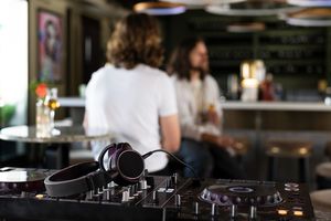 Pengusaha Kafe di Tebet Kaget Didatangi Penagih Royalti Musik, Diminta Isi Formulir dan Datang ke Kantor