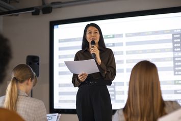 Perbedaan Ceramah dan Pidato, Lengkap dengan Penjelasannya