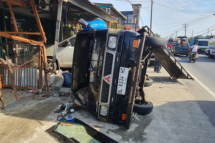 Kronologi Tabrakan Truk Vs Pikap yang Buat 5 Rumah Rusak dan 1 Orang Tewas di Pancur Batu