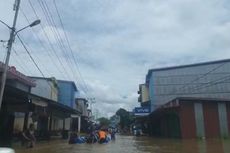 Jalan Kalbar-Kalteng di Ketapang Terendam Banjir Selutut, Kendaraan Sudah Sulit Lewat