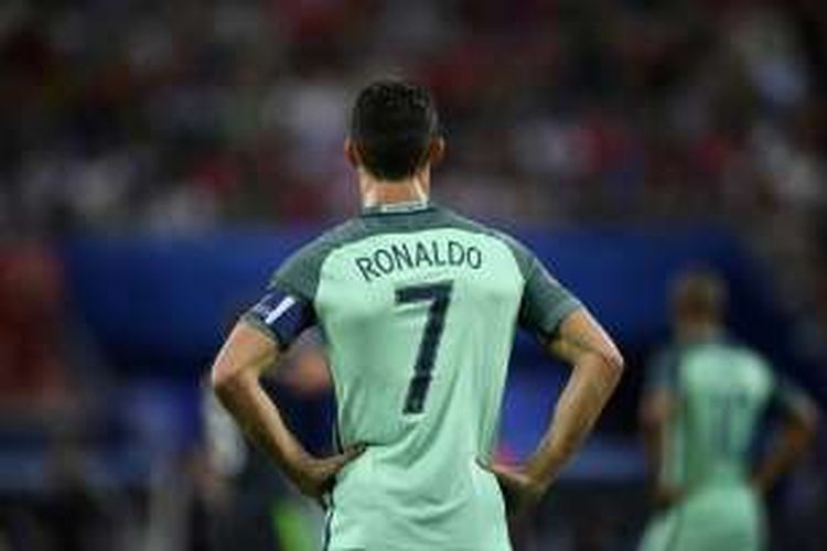 Espresi Cristiano Ronaldo saat Portugal mengalahkan Wales pada semifinal Piala Eropa di Stadion Parc Olympique Lyonnais, Rabu (6/7/2016). 