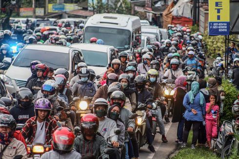 Macet Parah Puncak Bogor ke Jakarta Ditempuh hingga 17 Jam, Ini Sebabnya