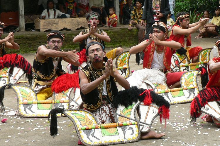 Berikut lirik dan makna lagu Jaranan, lagu daerah Jawa Tengah.