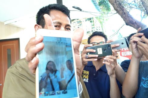 Kerabat Korban Jatuhnya Lion Air Sambangi RS Polri 