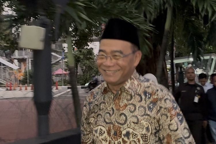 Sempat Minta Tunda, Muhadjir Effendy Tiba-tiba Penuhi Panggilan KPK Malam Ini