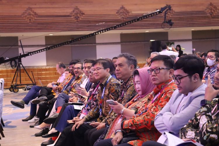 Kementerian Pertanian hadir dalam 19th Indonesian Palm Oil Conference and 2024 Price Outlook (IPOC 2023) diwakili oleh Sekretariat Direktorat Jenderal Perkebunan Heru Tri Widarto. 
