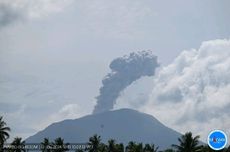 Gunung Ibu di Halmahera Barat Alami Erupsi, Kolom Abu Setinggi 1.000 Meter