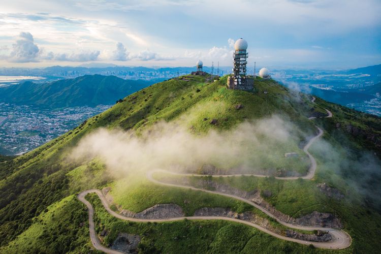 Landscape Tai Mo Shan, salah satu spot wisata alam di Hong Kong.